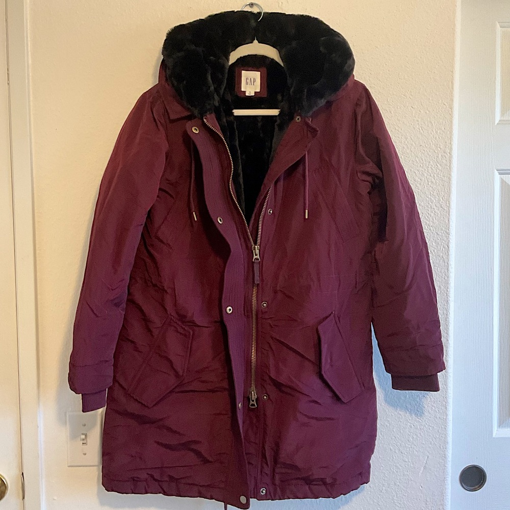 Gap Primaloft Faux Fur Parka Coat - Women’s XS - Plum Maroon Purple - NEW